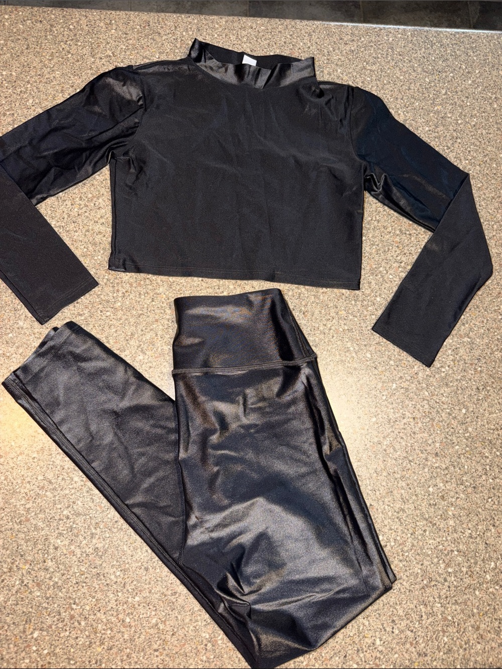 Noli shimmer shiny leggings and top set